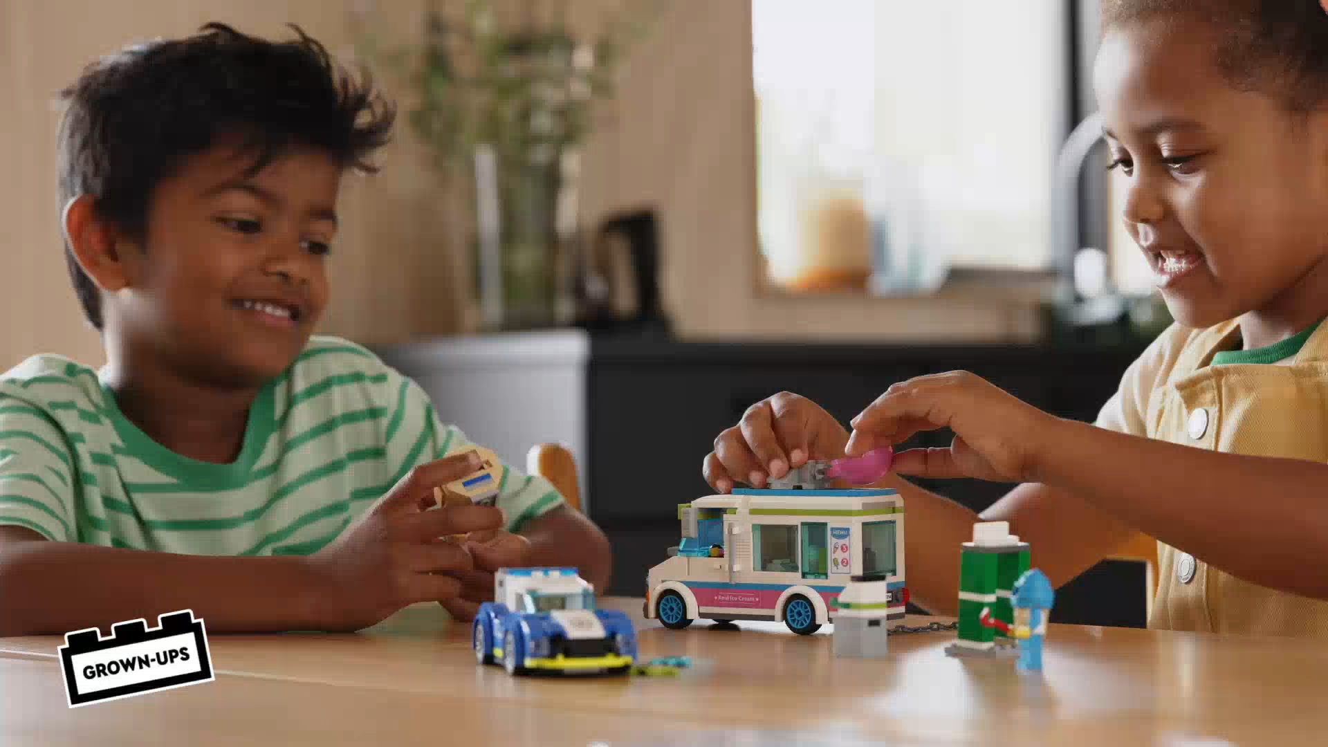 LEGO City Ice Cream Truck Police Chase 60314 Building Kit (317 Pieces) Building Blocks For Kids Construction Toys Police Toys Construction Sets Truck Toy